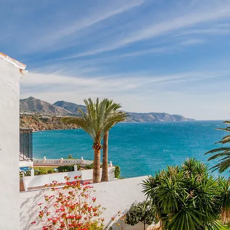Tuhillo * Nerja